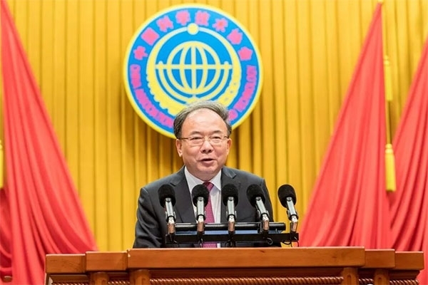 省委常委、市委書記李小敏在開幕式上講話