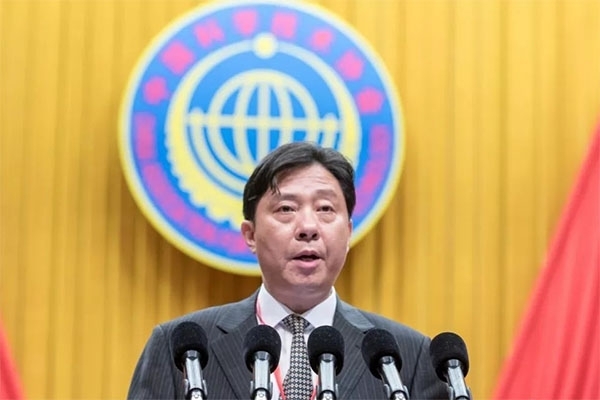 市科協(xié)黨組書記、 副主席陳曉華作工作報(bào)告