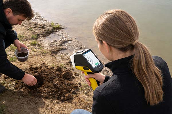 手持式光譜儀檢測(cè)土壤
